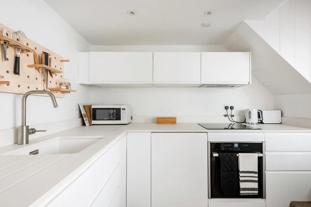 Central Georgian Townhouse With Free Parking Bath Holiday home