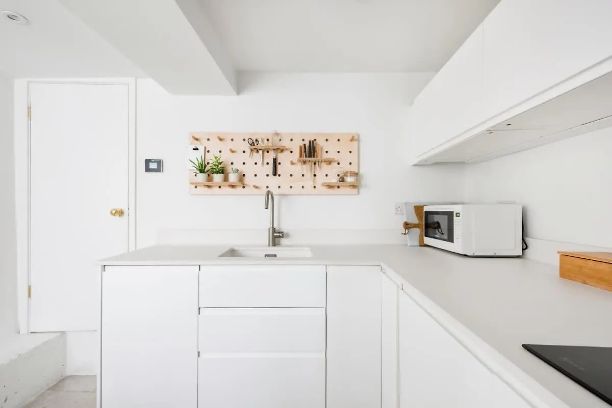 Central Georgian Townhouse With Free Parking Bath 0*,  United Kingdom