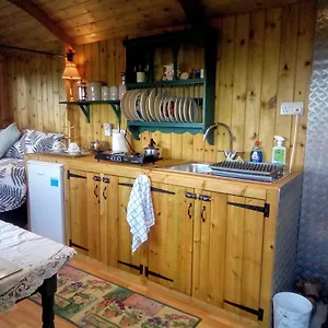 Lower Haven Shepherds Hut Bath